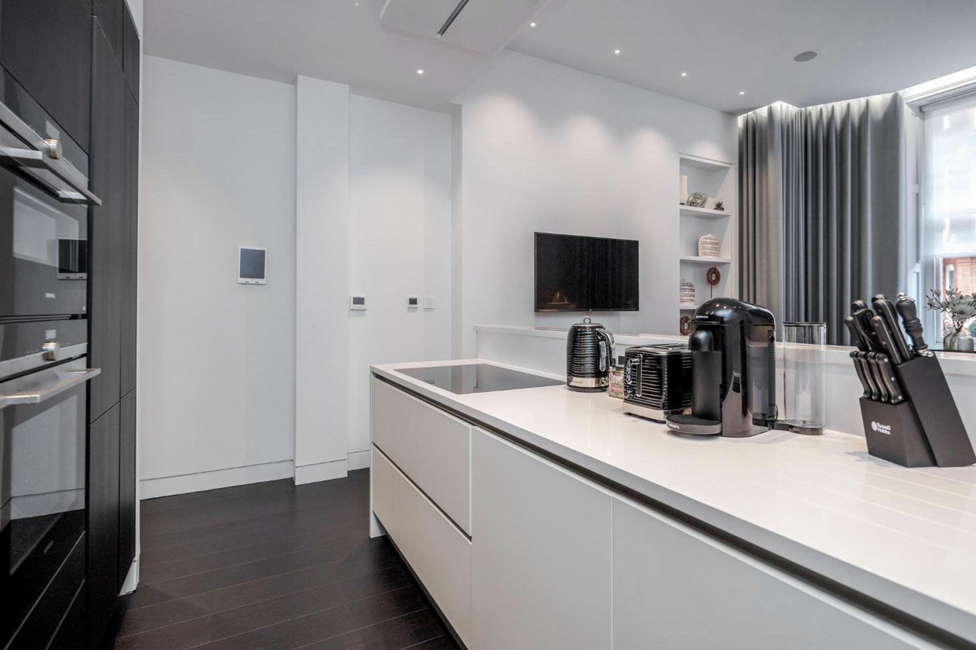 The Mayfair Residence Лондон Экстерьер фото
